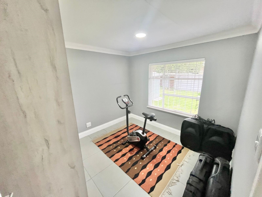 6 Bedroom Property for Sale in Kruinpark Mpumalanga