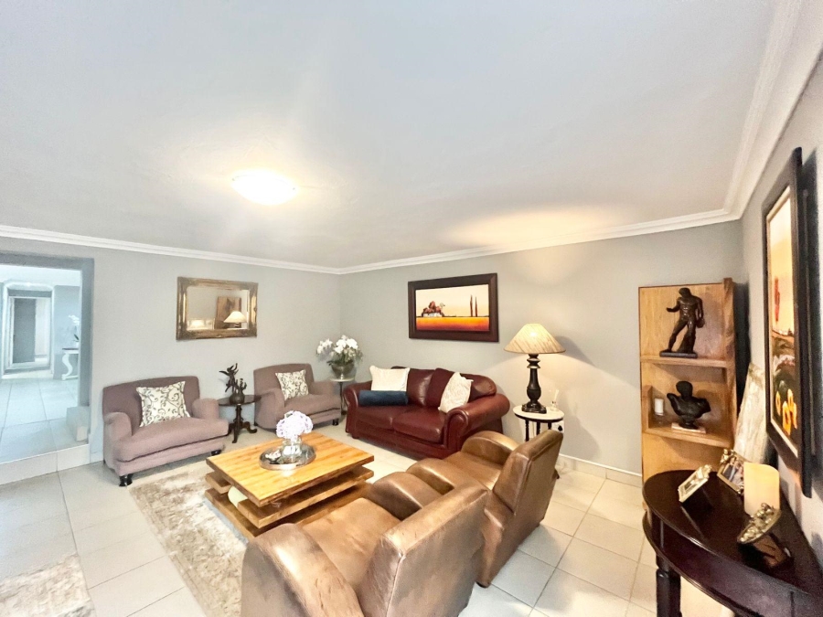 6 Bedroom Property for Sale in Kruinpark Mpumalanga