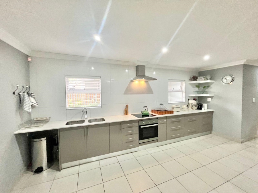 6 Bedroom Property for Sale in Kruinpark Mpumalanga