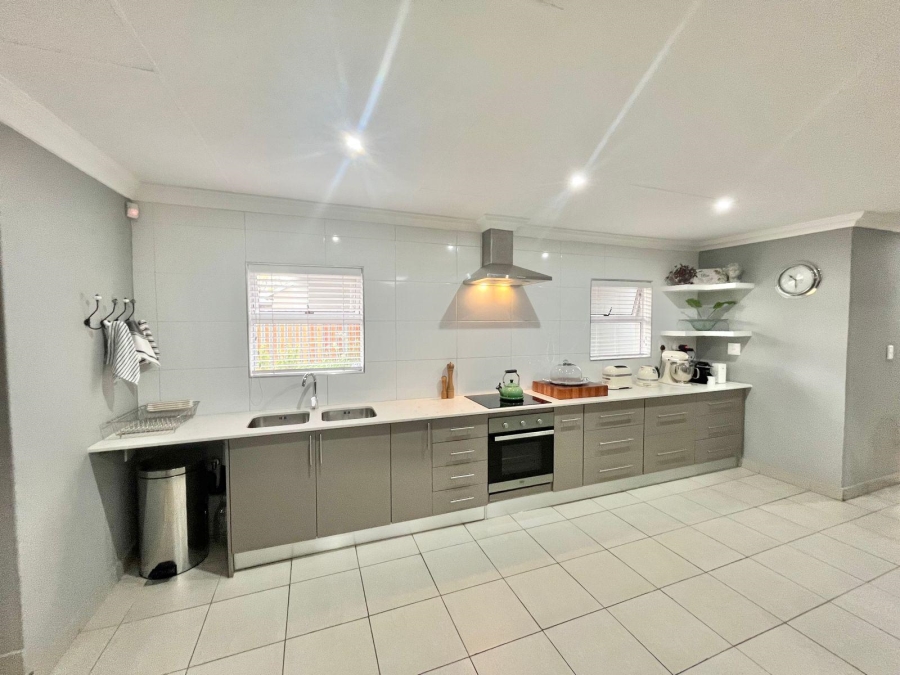 6 Bedroom Property for Sale in Kruinpark Mpumalanga