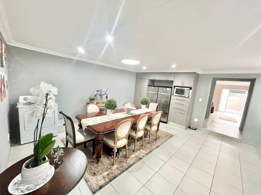 6 Bedroom Property for Sale in Kruinpark Mpumalanga