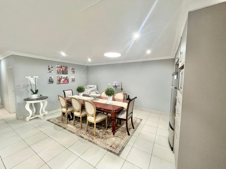 6 Bedroom Property for Sale in Kruinpark Mpumalanga