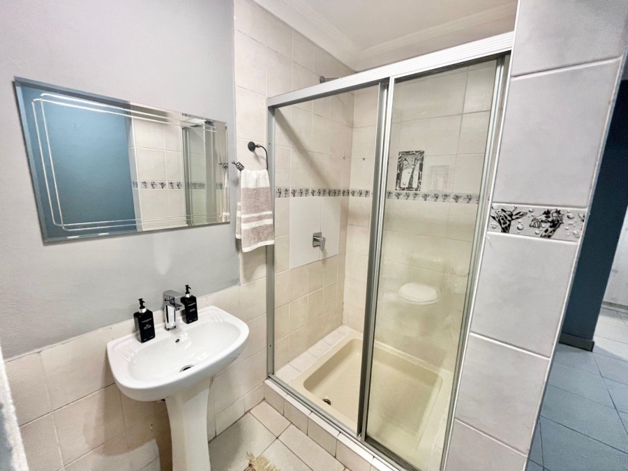 6 Bedroom Property for Sale in Kruinpark Mpumalanga