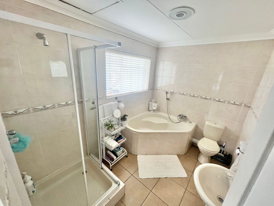 6 Bedroom Property for Sale in Kruinpark Mpumalanga