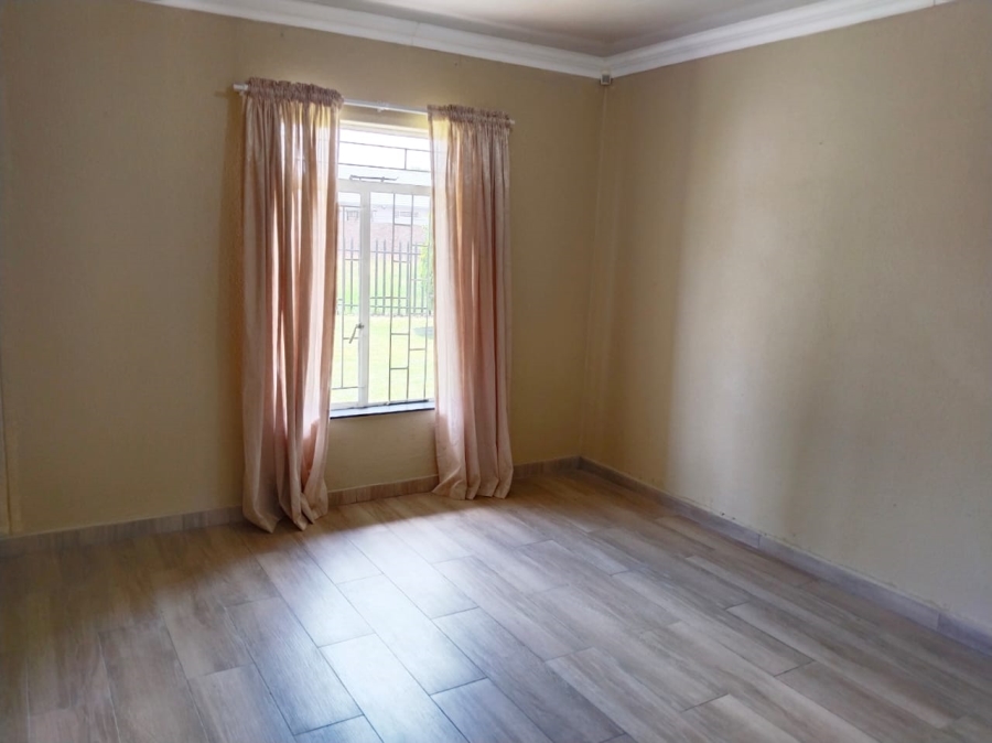 5 Bedroom Property for Sale in Sunset Park Mpumalanga