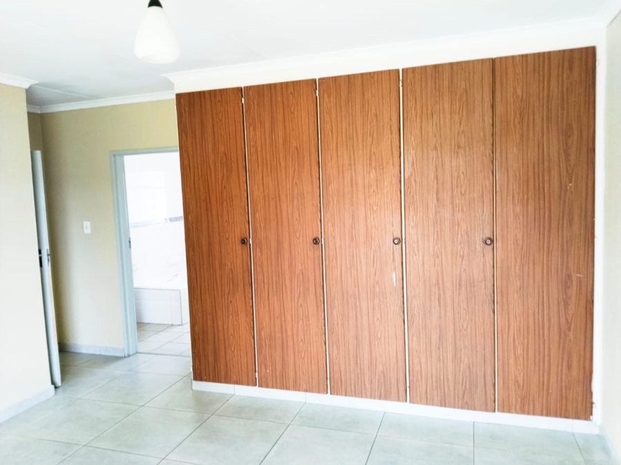 5 Bedroom Property for Sale in Sunset Park Mpumalanga