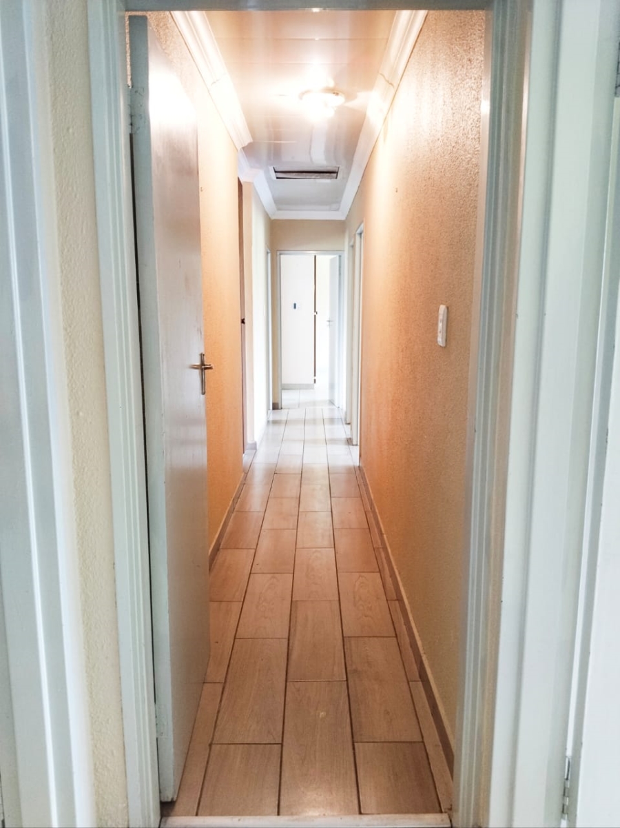 5 Bedroom Property for Sale in Sunset Park Mpumalanga