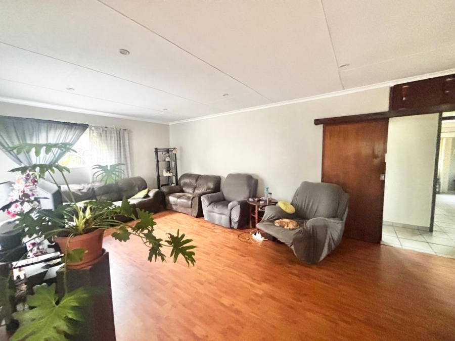 5 Bedroom Property for Sale in Cosmosrand Mpumalanga