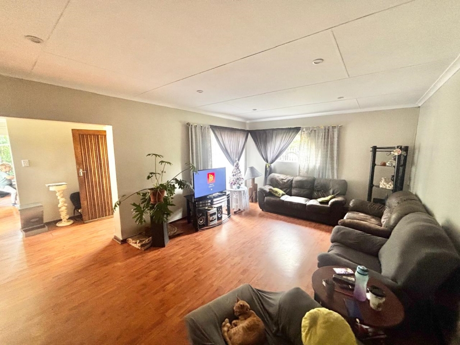 5 Bedroom Property for Sale in Cosmosrand Mpumalanga