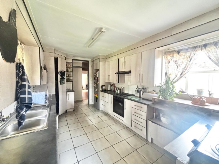 5 Bedroom Property for Sale in Cosmosrand Mpumalanga