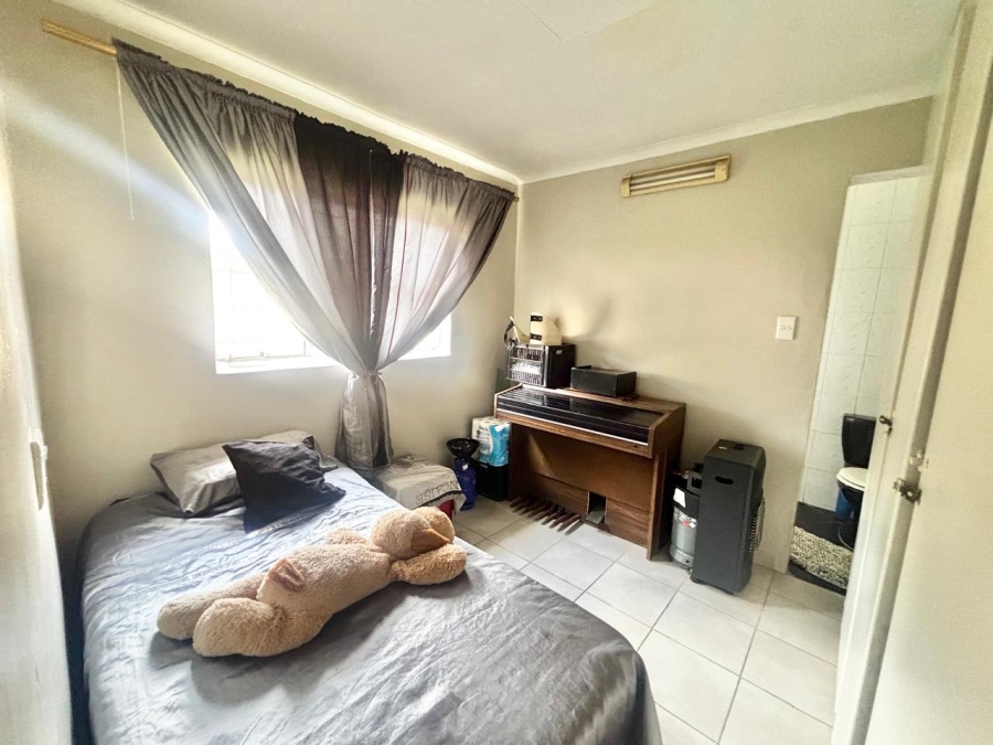 5 Bedroom Property for Sale in Cosmosrand Mpumalanga