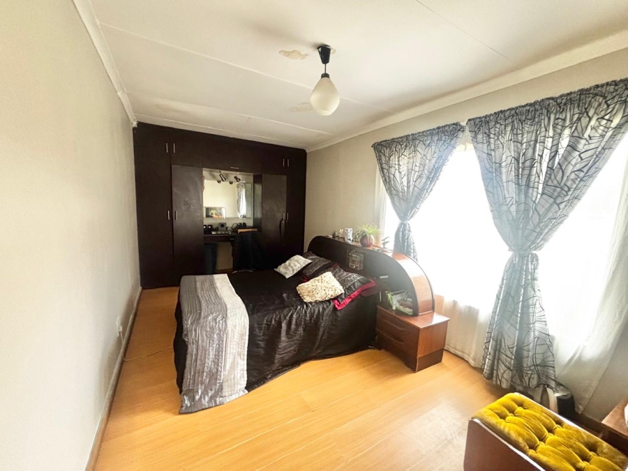 5 Bedroom Property for Sale in Cosmosrand Mpumalanga