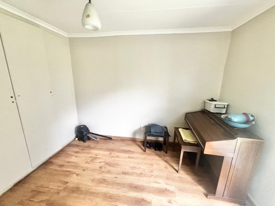 5 Bedroom Property for Sale in Cosmosrand Mpumalanga