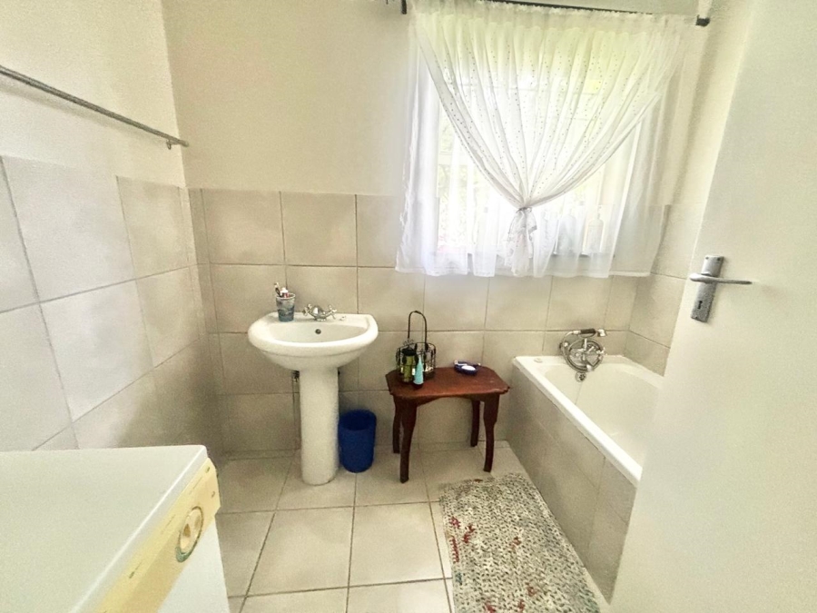 5 Bedroom Property for Sale in Cosmosrand Mpumalanga