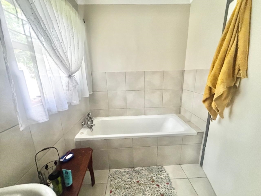 5 Bedroom Property for Sale in Cosmosrand Mpumalanga