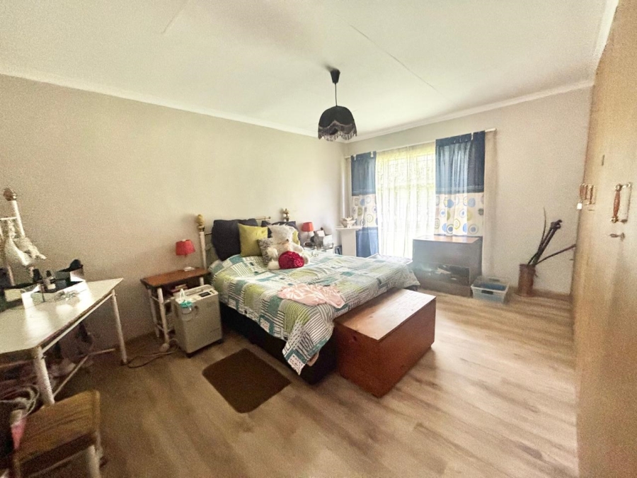 5 Bedroom Property for Sale in Cosmosrand Mpumalanga