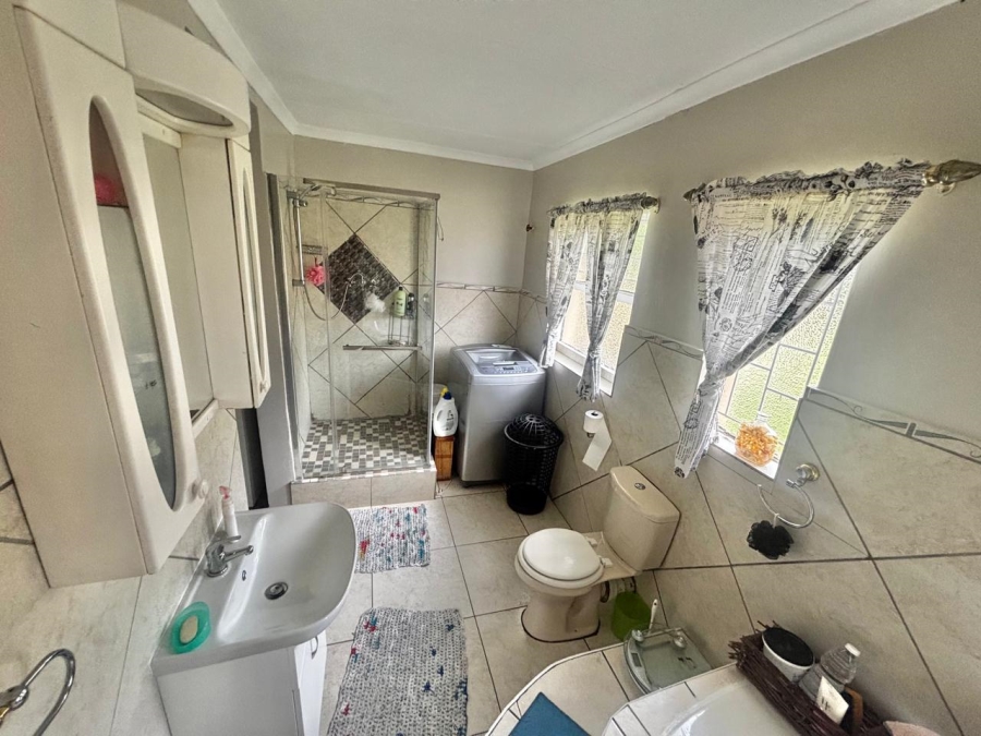 5 Bedroom Property for Sale in Cosmosrand Mpumalanga