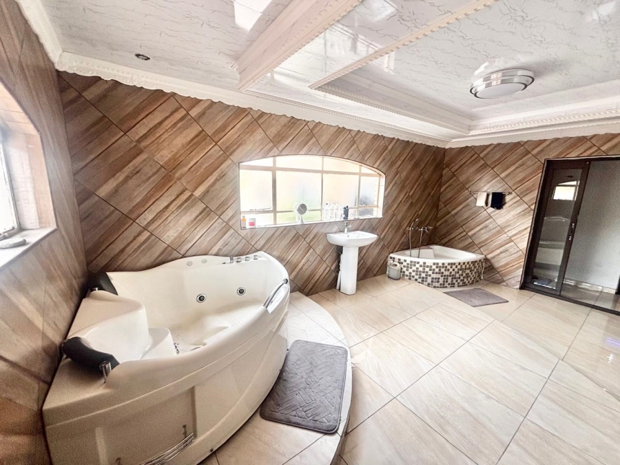 4 Bedroom Property for Sale in Noordrand Mpumalanga