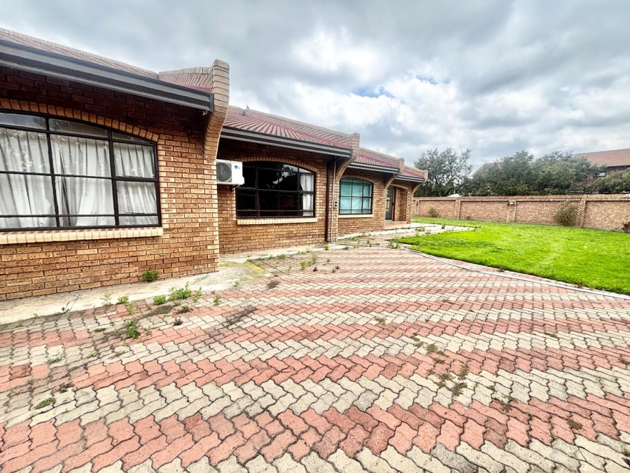 4 Bedroom Property for Sale in Noordrand Mpumalanga