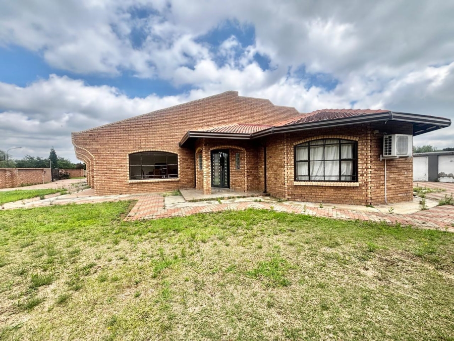 4 Bedroom Property for Sale in Noordrand Mpumalanga