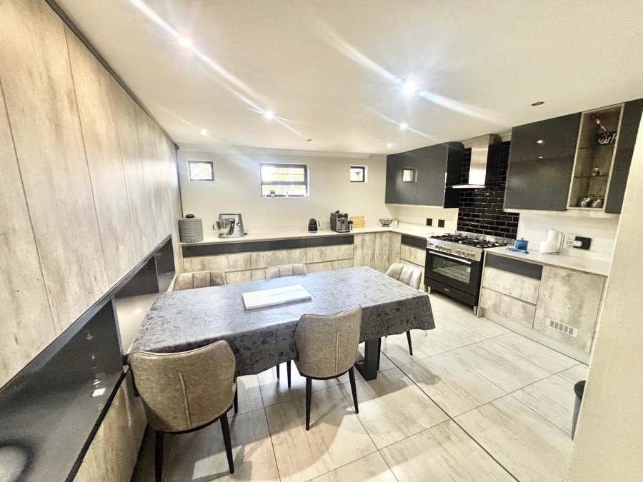 5 Bedroom Property for Sale in Trichardt Mpumalanga