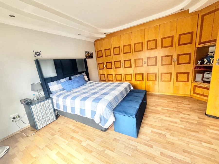 5 Bedroom Property for Sale in Trichardt Mpumalanga