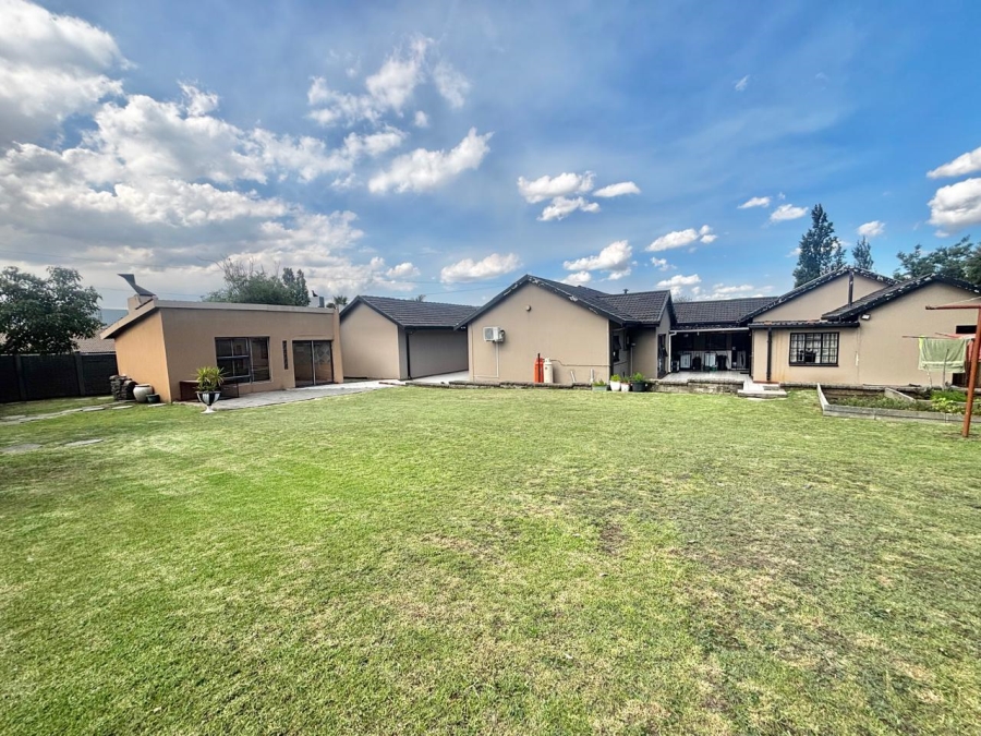 5 Bedroom Property for Sale in Trichardt Mpumalanga