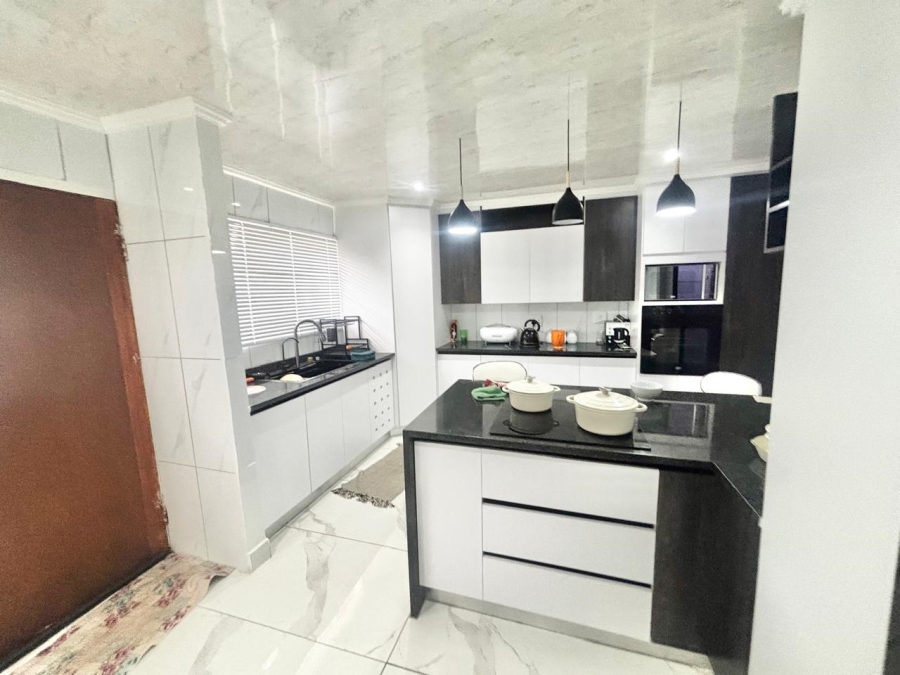 4 Bedroom Property for Sale in Cosmosrand Mpumalanga