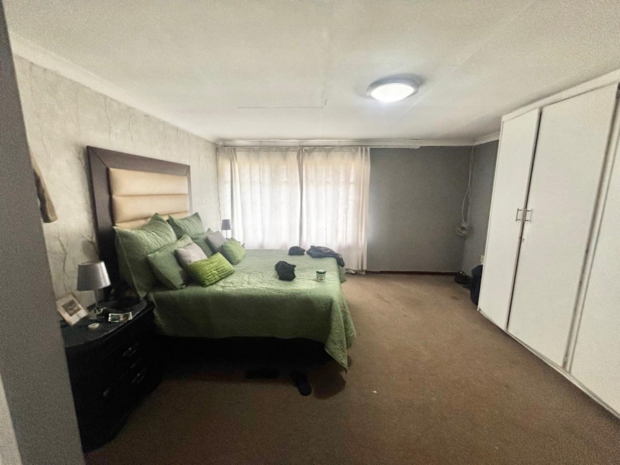 4 Bedroom Property for Sale in Cosmosrand Mpumalanga