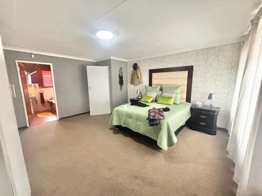 4 Bedroom Property for Sale in Cosmosrand Mpumalanga