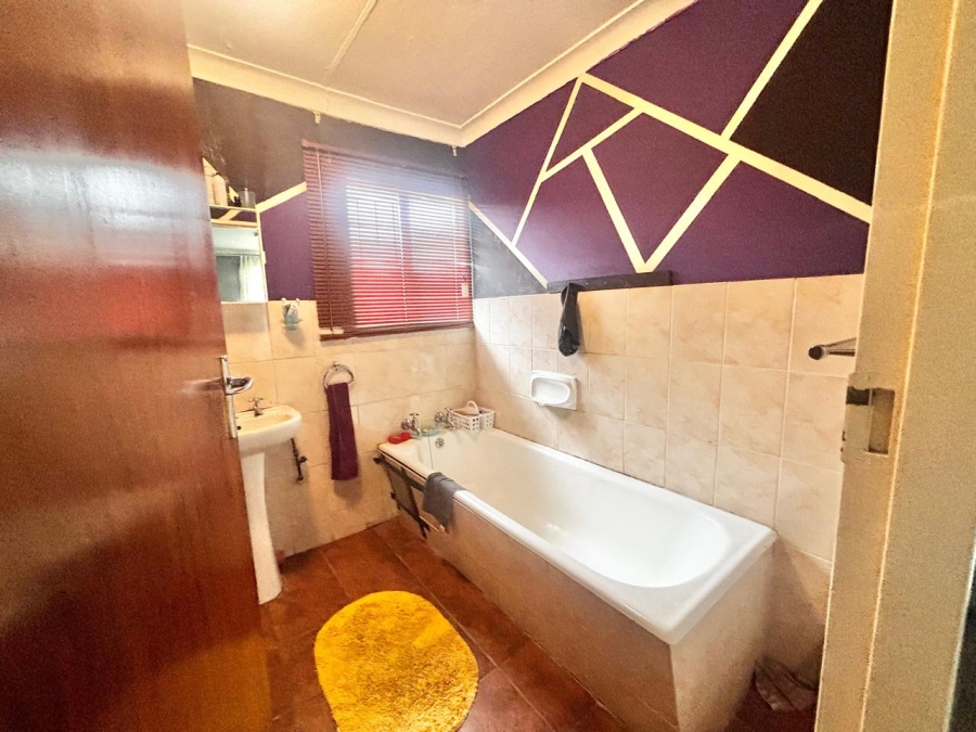 4 Bedroom Property for Sale in Cosmosrand Mpumalanga