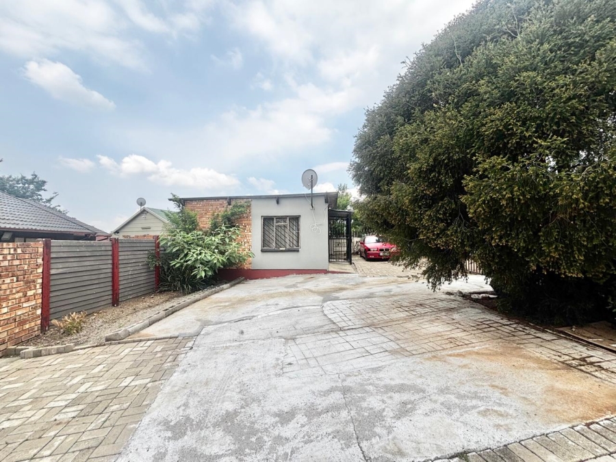 4 Bedroom Property for Sale in Cosmosrand Mpumalanga