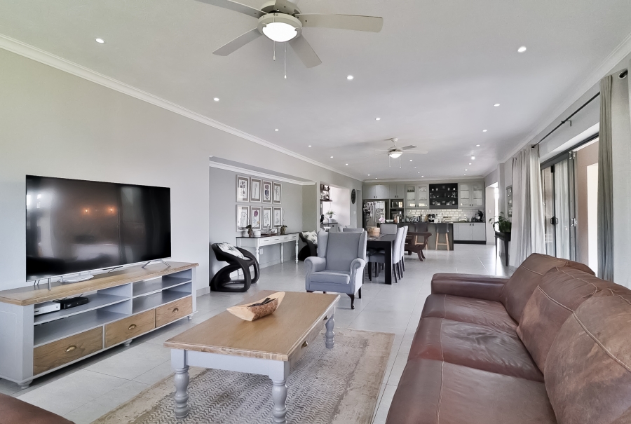 6 Bedroom Property for Sale in The Rest Nature Estate Mpumalanga