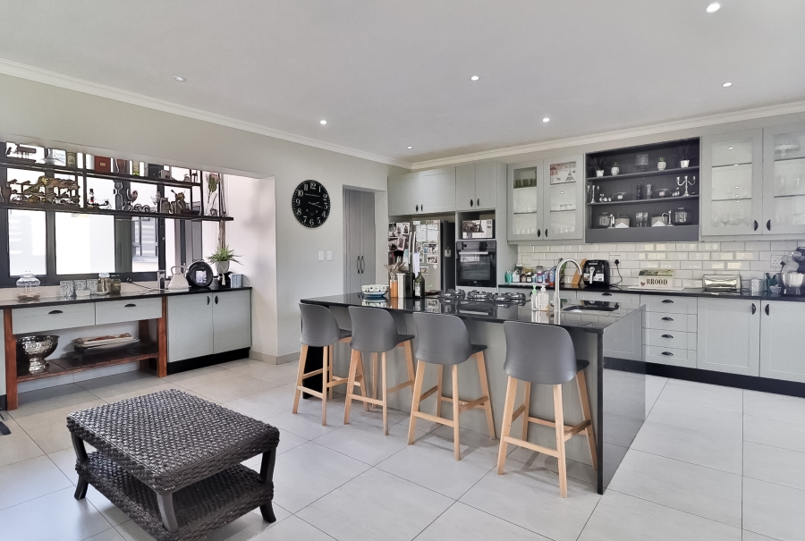 6 Bedroom Property for Sale in The Rest Nature Estate Mpumalanga