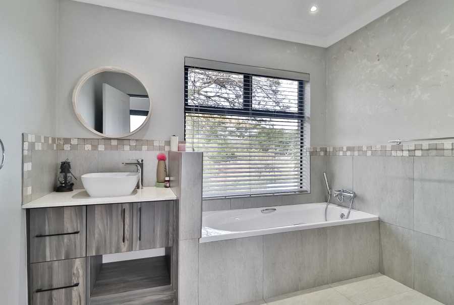 6 Bedroom Property for Sale in The Rest Nature Estate Mpumalanga