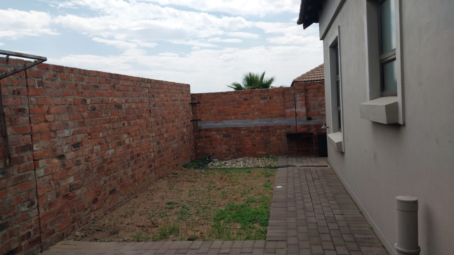 To Let 2 Bedroom Property for Rent in Terra Nova Mpumalanga