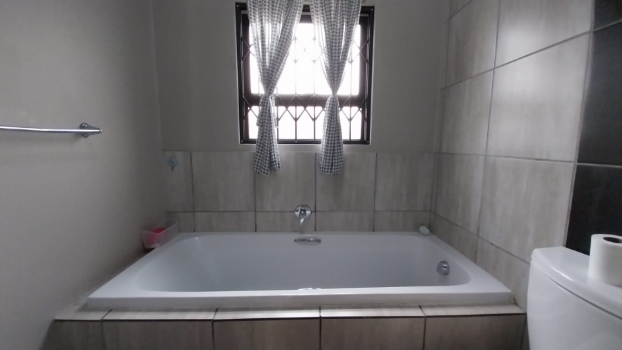 2 Bedroom Property for Sale in Terra Nova Mpumalanga