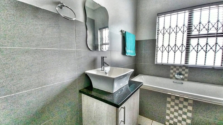 3 Bedroom Property for Sale in Terra Nova Mpumalanga