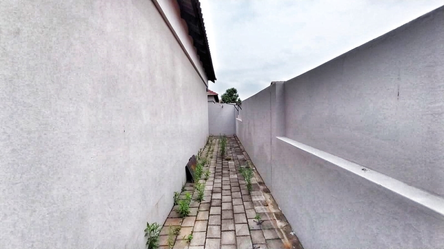 To Let 3 Bedroom Property for Rent in Terra Nova Mpumalanga