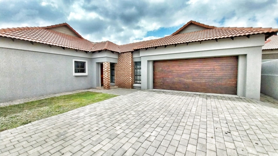 To Let 3 Bedroom Property for Rent in Terra Nova Mpumalanga