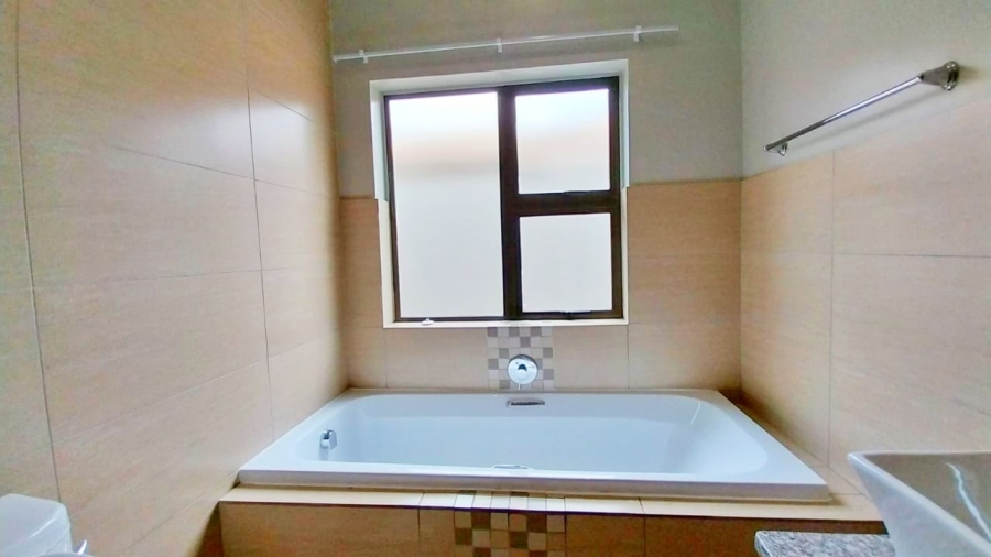 To Let 3 Bedroom Property for Rent in Terra Nova Mpumalanga