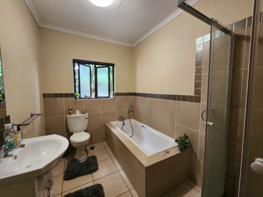 2 Bedroom Property for Sale in Nelspruit Ext 2 Mpumalanga