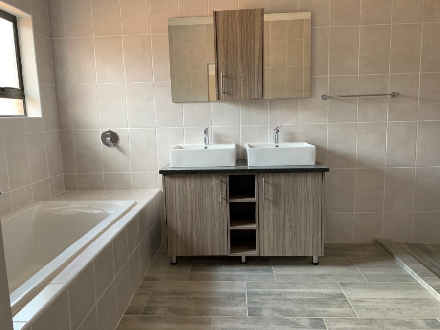 4 Bedroom Property for Sale in Kranspoort Mpumalanga