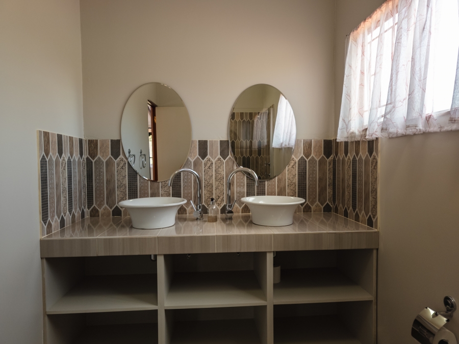 5 Bedroom Property for Sale in Dullstroom Mpumalanga