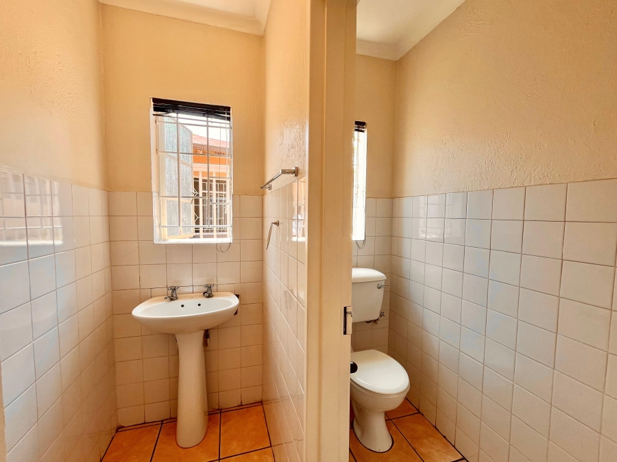 To Let commercial Property for Rent in Sonheuwel Mpumalanga