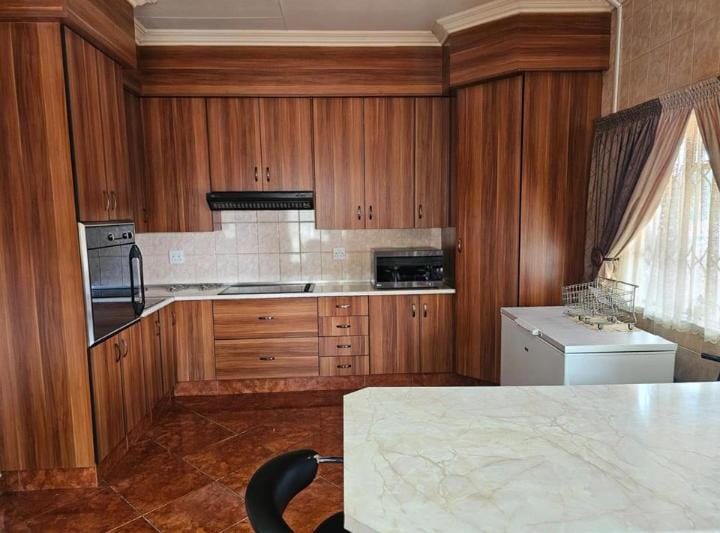 5 Bedroom Property for Sale in Duvha Park Mpumalanga