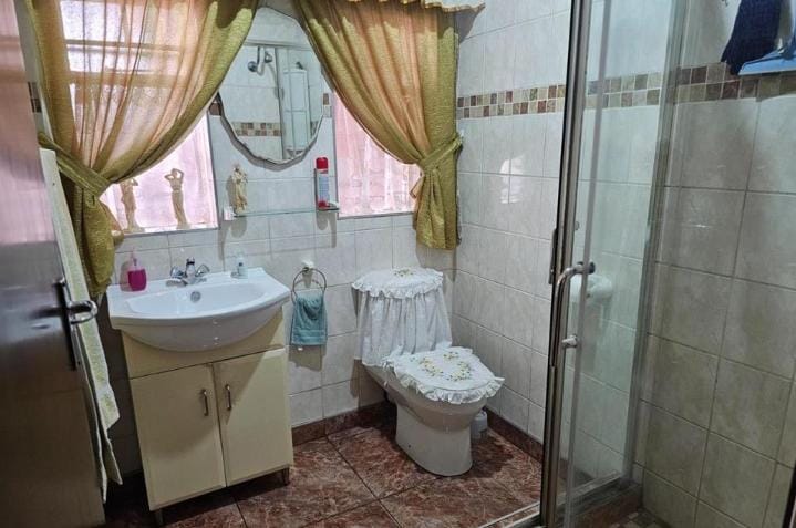 5 Bedroom Property for Sale in Duvha Park Mpumalanga