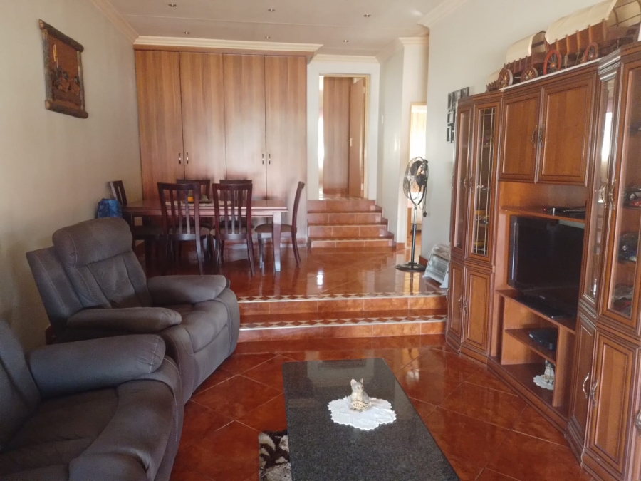 5 Bedroom Property for Sale in Duvha Park Mpumalanga