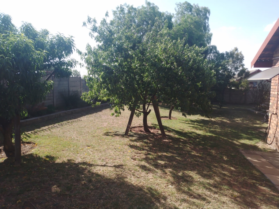 5 Bedroom Property for Sale in Duvha Park Mpumalanga