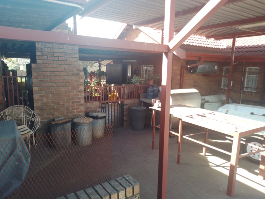 5 Bedroom Property for Sale in Duvha Park Mpumalanga